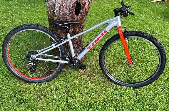 Trek barncykel 26 tum silver/röd