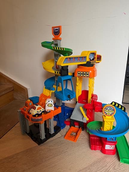 VTech Toot-Toot Drivers bana med två extra bilar