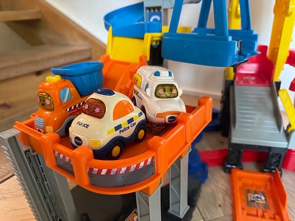 VTech Toot-Toot Drivers bana med två extra bilar