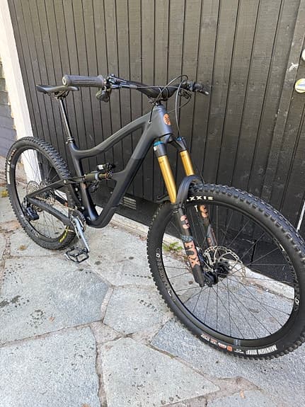 Ibis Ripmo V2S Large – custom-byggd enduro/trail, toppskick
