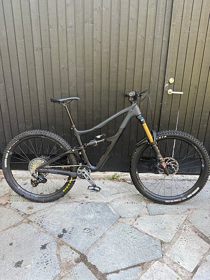 Ibis Ripmo V2S Large – custom-byggd enduro/trail, toppskick