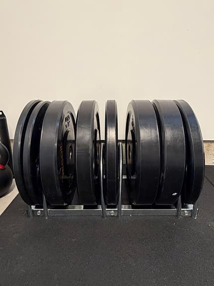Komplett hemmagym med gymgolv, 105 kg vikter, bänk och rack