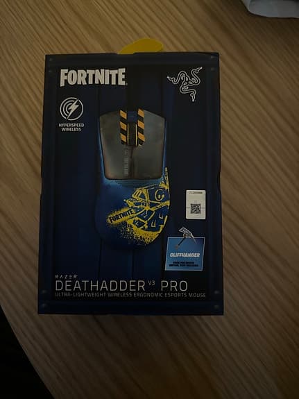 Razer DeathAdder V3 Pro Fortnite edition