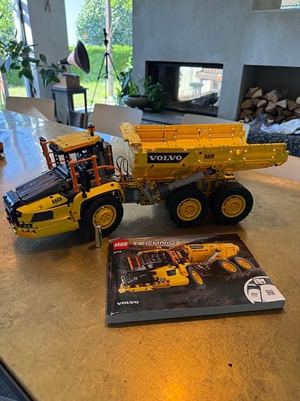 60cm Technic Volvo dumper Lego 42114