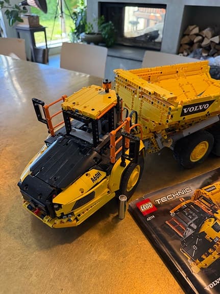 60cm Technic Volvo dumper Lego 42114