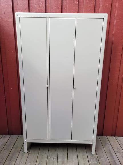 skåp I pulverlackat stål,  ikea kolbjörn