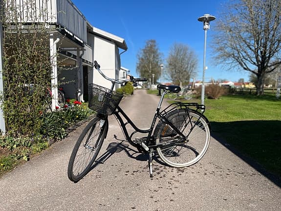 Jättefin och skön damcykel (Velocity Vilma)