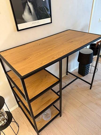 Barbord/skrivbord/bänk trappedal från jysk