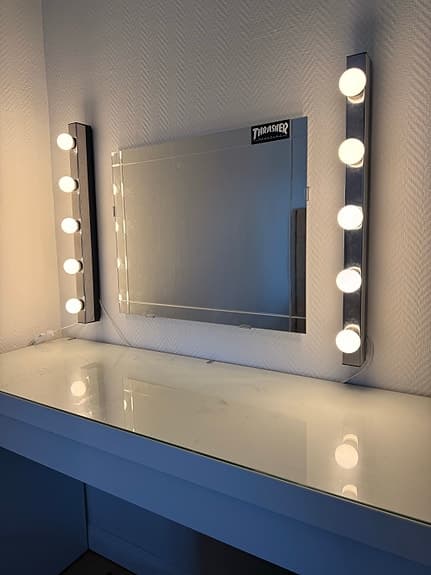 IKEA sminkspegel med belysning