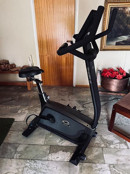 Abilica Straight Up motionscykel med display svart