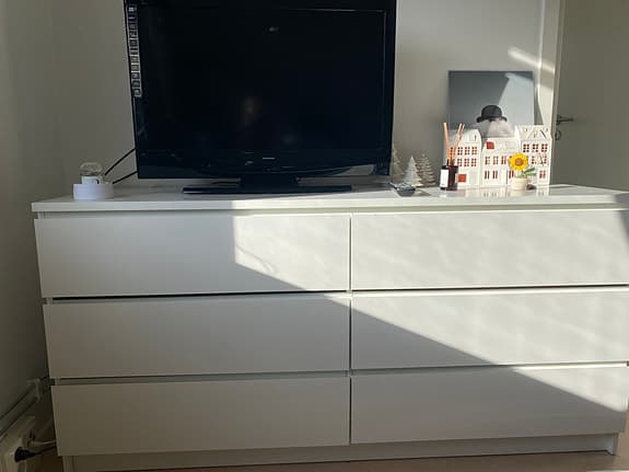Stor byrå med 6 lådor – mycket bra skick