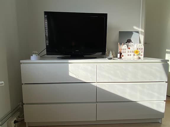 Stor byrå med 6 lådor – mycket bra skick