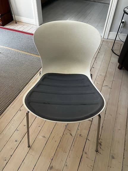 Designstol från Fritz Hansen – Vit/Krom
