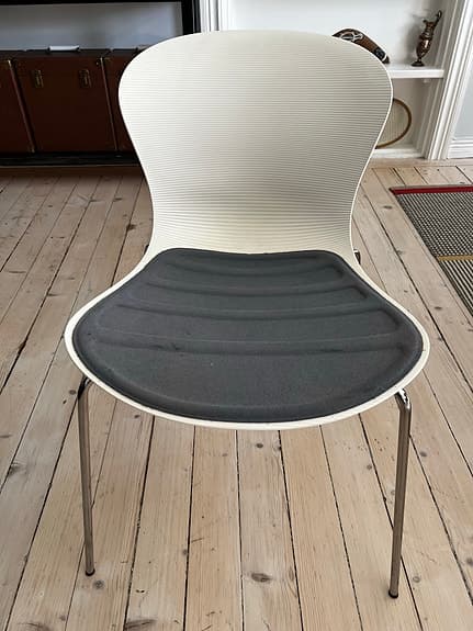 Designstol från Fritz Hansen – Vit/Krom