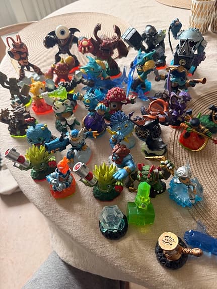 Skylanders figurer och portaler till spel