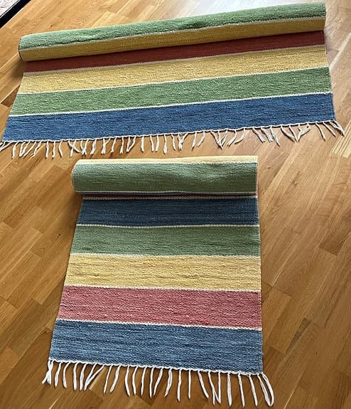 Två finska trasmattor