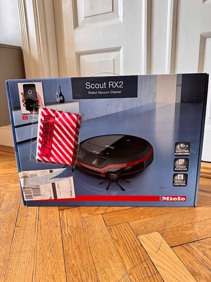 Miele Scout RX2 robotdammsugare svart/röd