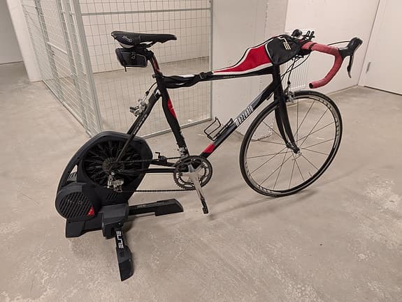 Elite Direto cykeltrainer + kolfibercykel Ultegra
