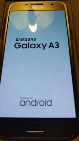 Samsung Galaxy A3 2017 + original box + original Sim card Slot pin