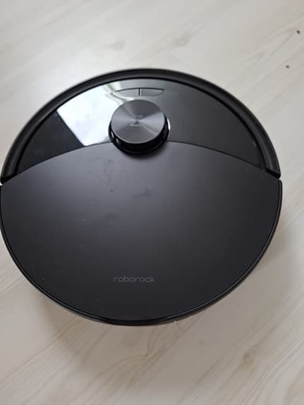 Nytt hem sökes till Roborock Q10 V robotdammsugare svart