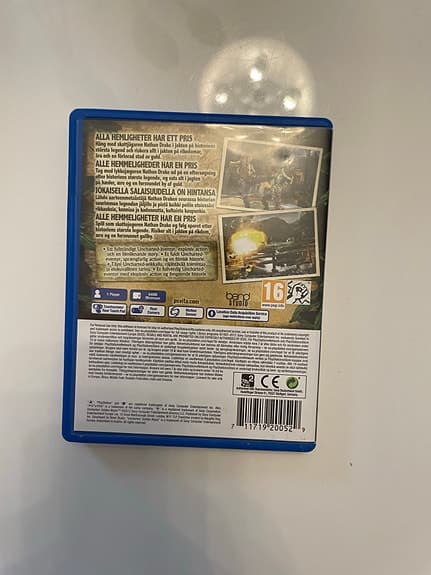 Uncharted golden abyss PS Vita