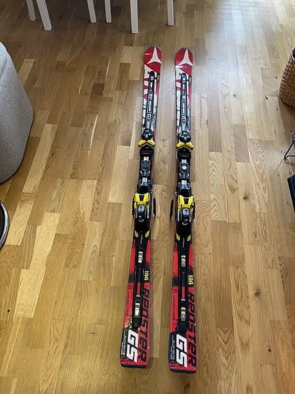 Atomic Redster G5 Piste Rocker. Radie 19.