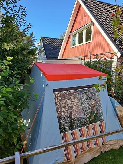 Tält med fönster och förtält - retro