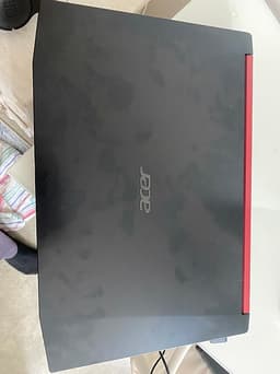 Acer laptop 15 tum svart med röd bakgrundsbelyst tangentbord