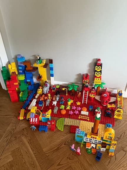 LEGO DUPLO blandade djur, figurer och byggklossar