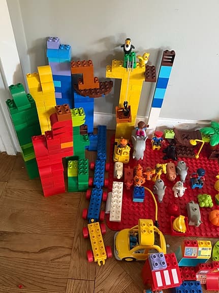 LEGO DUPLO blandade djur, figurer och byggklossar