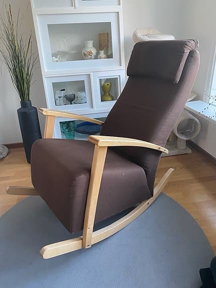 Gungstol i skandinavisk stil