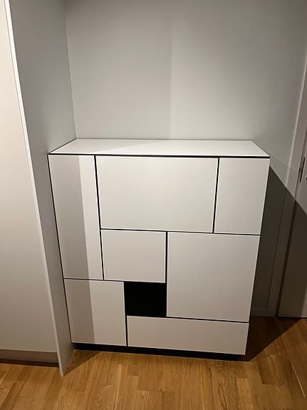 Snygg hylla/byrå från Boolia