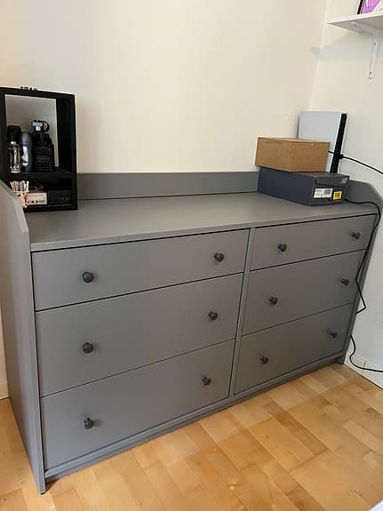 Hausta byrå och skrivbord