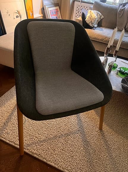 Formpressad liten fåtölj