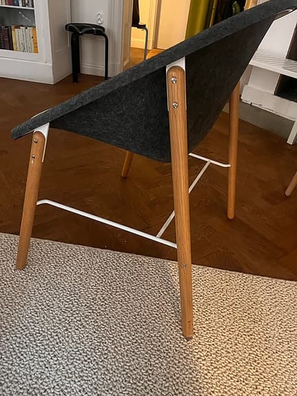 Formpressad liten fåtölj