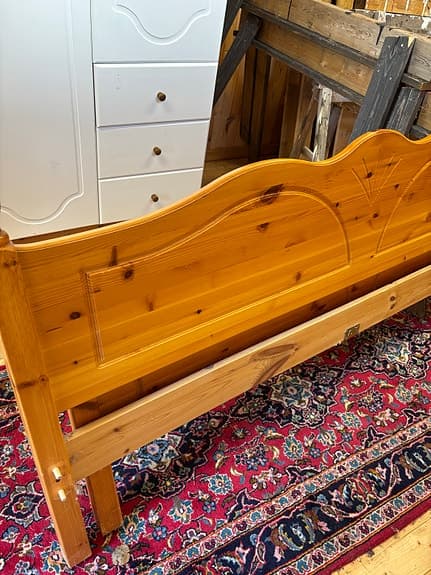 IKEA sängram furu