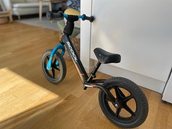 Scool Race Light balans/ springcykel – superlätt och fin