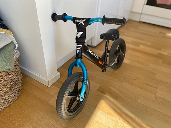 Scool Race Light balans/ springcykel – superlätt och fin