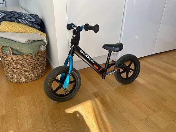 Scool Race Light balans/ springcykel – superlätt och fin