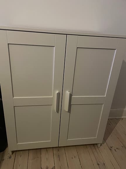 Byrå vit