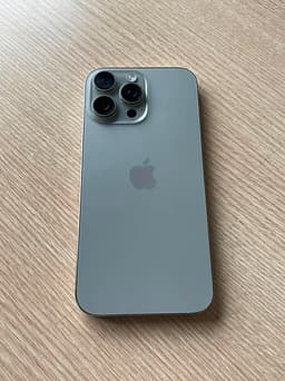 iPhone 16 Pro Max 256 GB - Jätte skick Skick - OLÅST