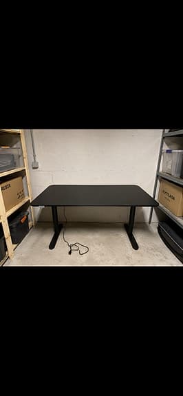 Elektrisk höj och sänkbart skrivbord