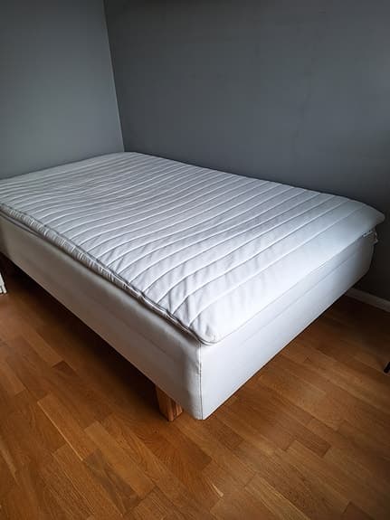 Säng 120