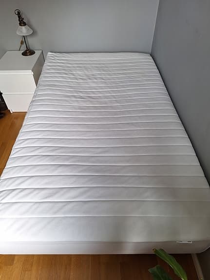 Säng 120