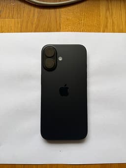 IPhone 16  använd i 4månader +oanvända tillbehör