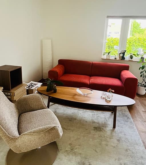 Soffbord  - skandinavisk design i valnötsfaner (IKEA Stockholm)