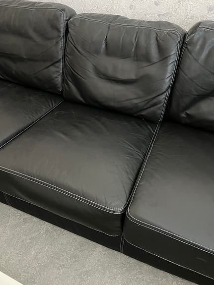 Skinnsoffa + fot/sittpall från IKEA
