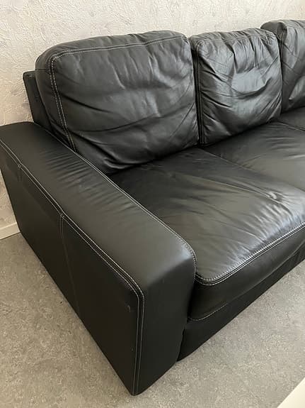 Skinnsoffa + fot/sittpall från IKEA