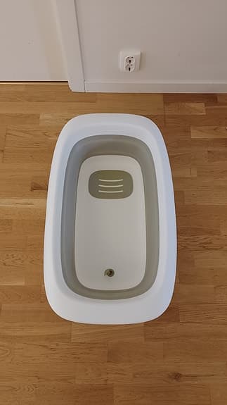 Ihopfällbar badbalja från Twistshake med stabil och modern design - Grå & Vit