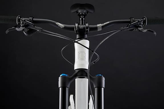 COMMENCAL META SX V5 Essential – Clear Silver (Medium) – Nyskick!